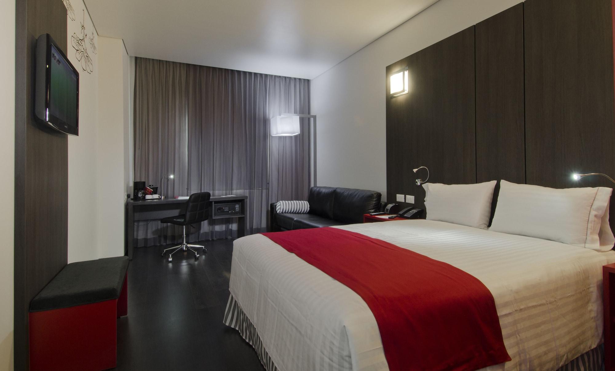 Ramada Encore By Wyndham Guadalajara Sur Palomar Екстериор снимка