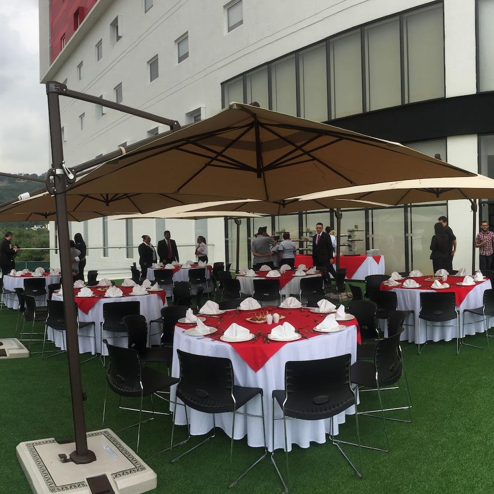 Ramada Encore By Wyndham Guadalajara Sur Palomar Екстериор снимка