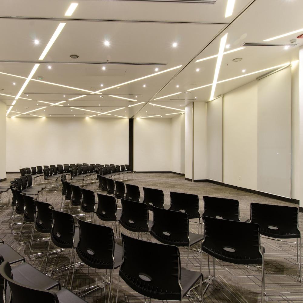 Ramada Encore By Wyndham Guadalajara Sur Palomar Екстериор снимка