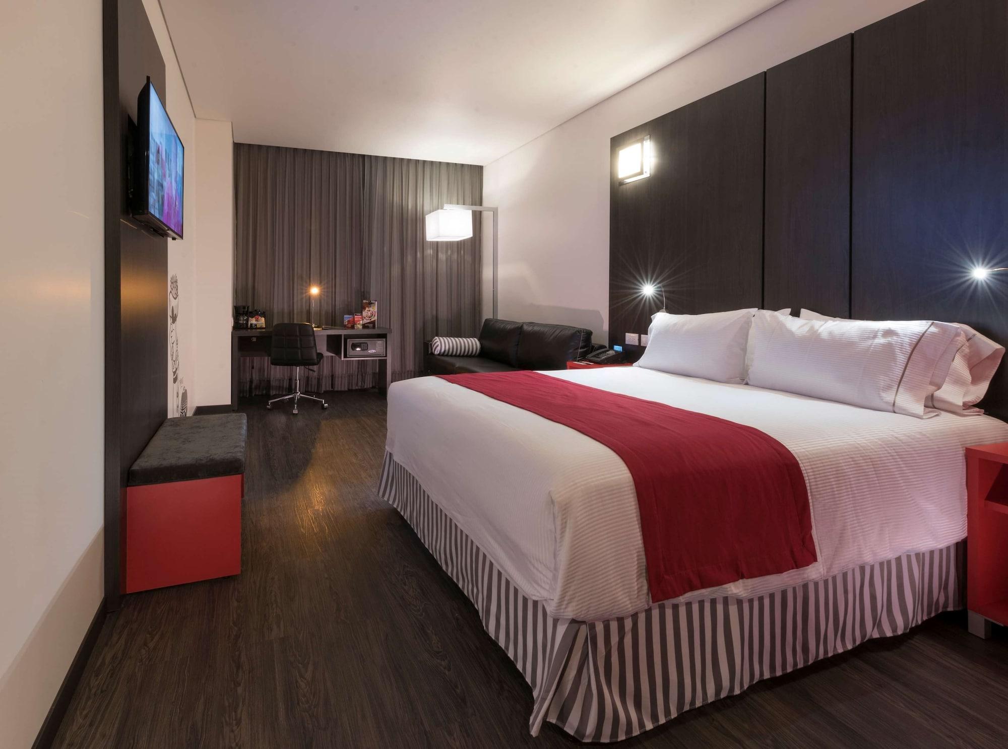 Ramada Encore By Wyndham Guadalajara Sur Palomar Екстериор снимка