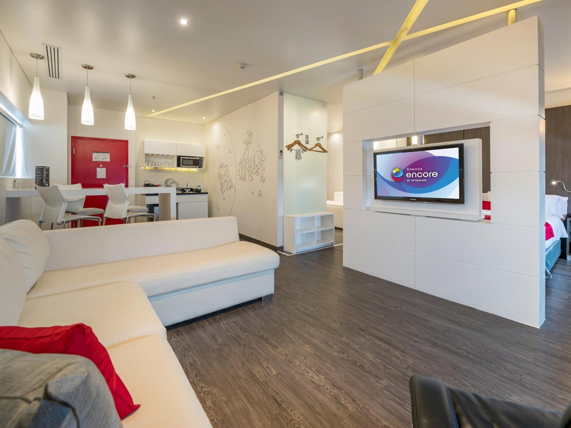 Ramada Encore By Wyndham Guadalajara Sur Palomar Екстериор снимка