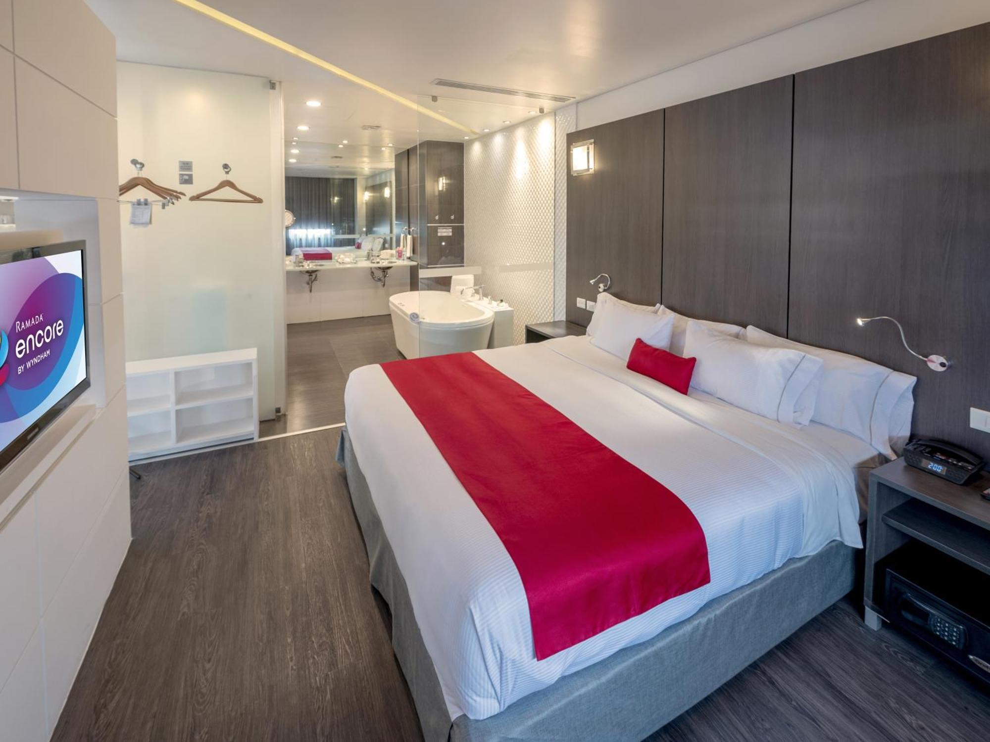 Ramada Encore By Wyndham Guadalajara Sur Palomar Екстериор снимка