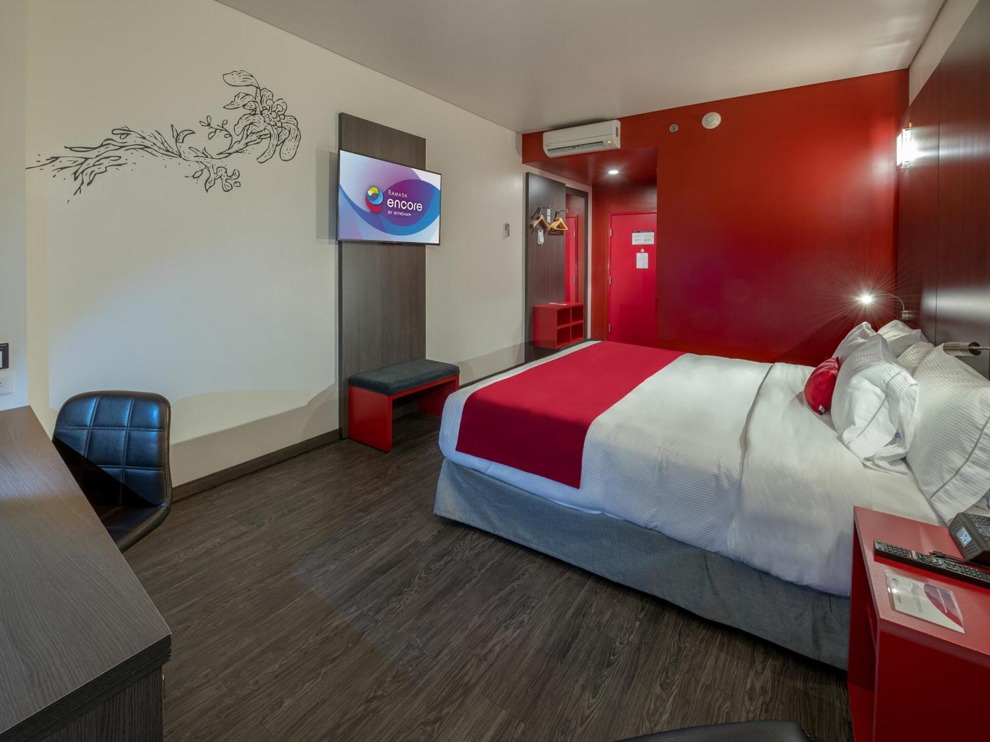 Ramada Encore By Wyndham Guadalajara Sur Palomar Екстериор снимка