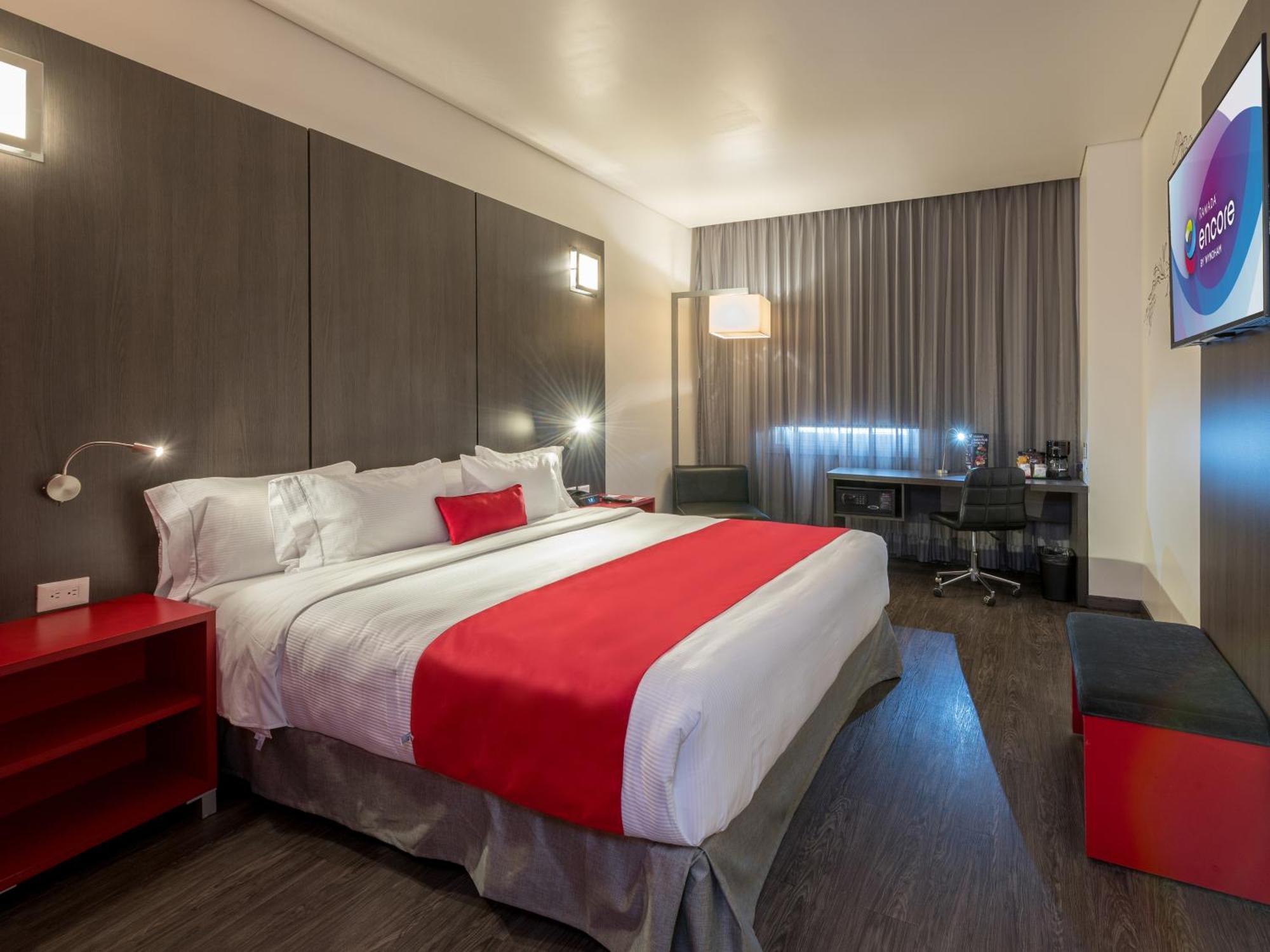 Ramada Encore By Wyndham Guadalajara Sur Palomar Екстериор снимка
