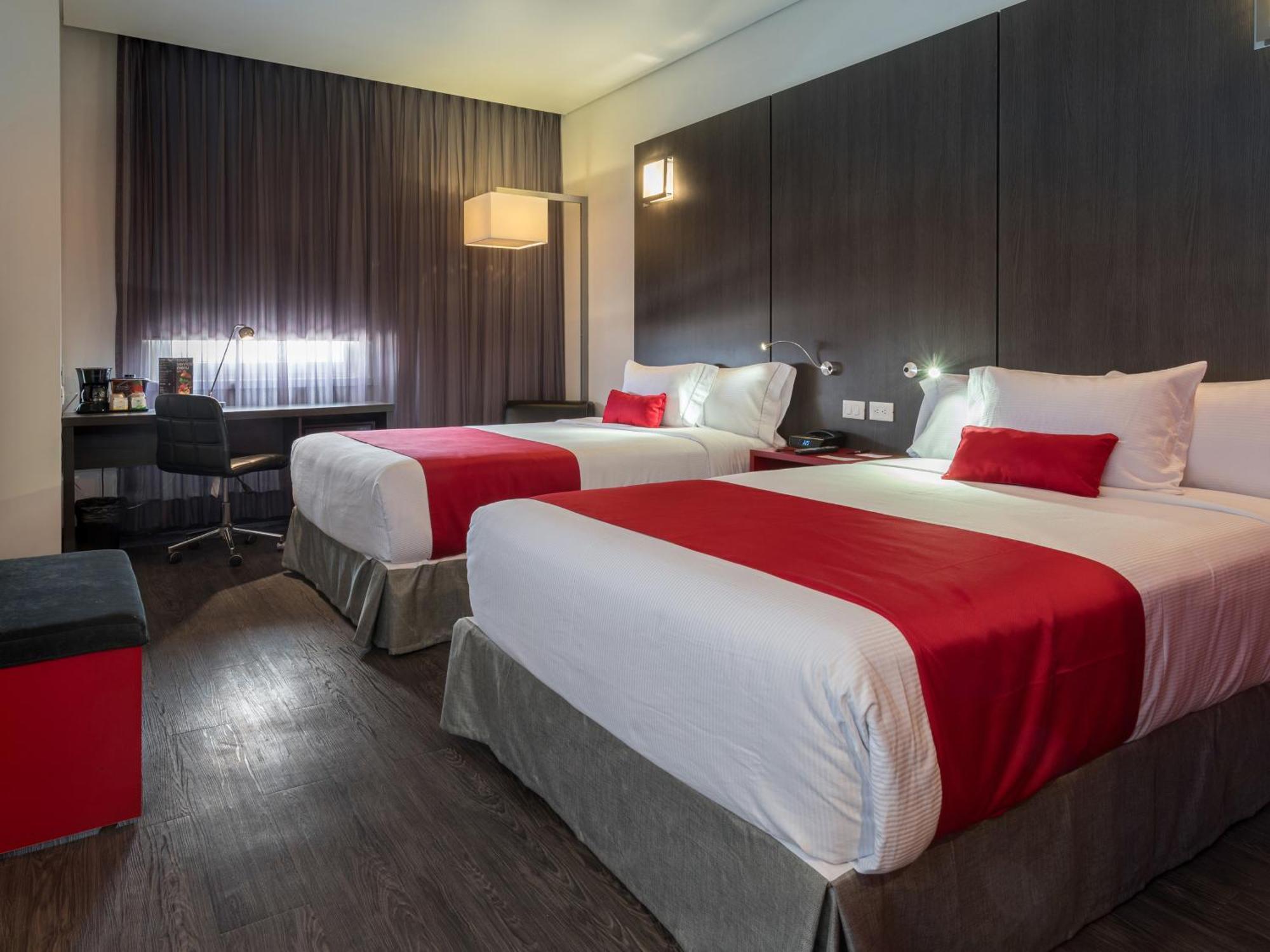 Ramada Encore By Wyndham Guadalajara Sur Palomar Екстериор снимка