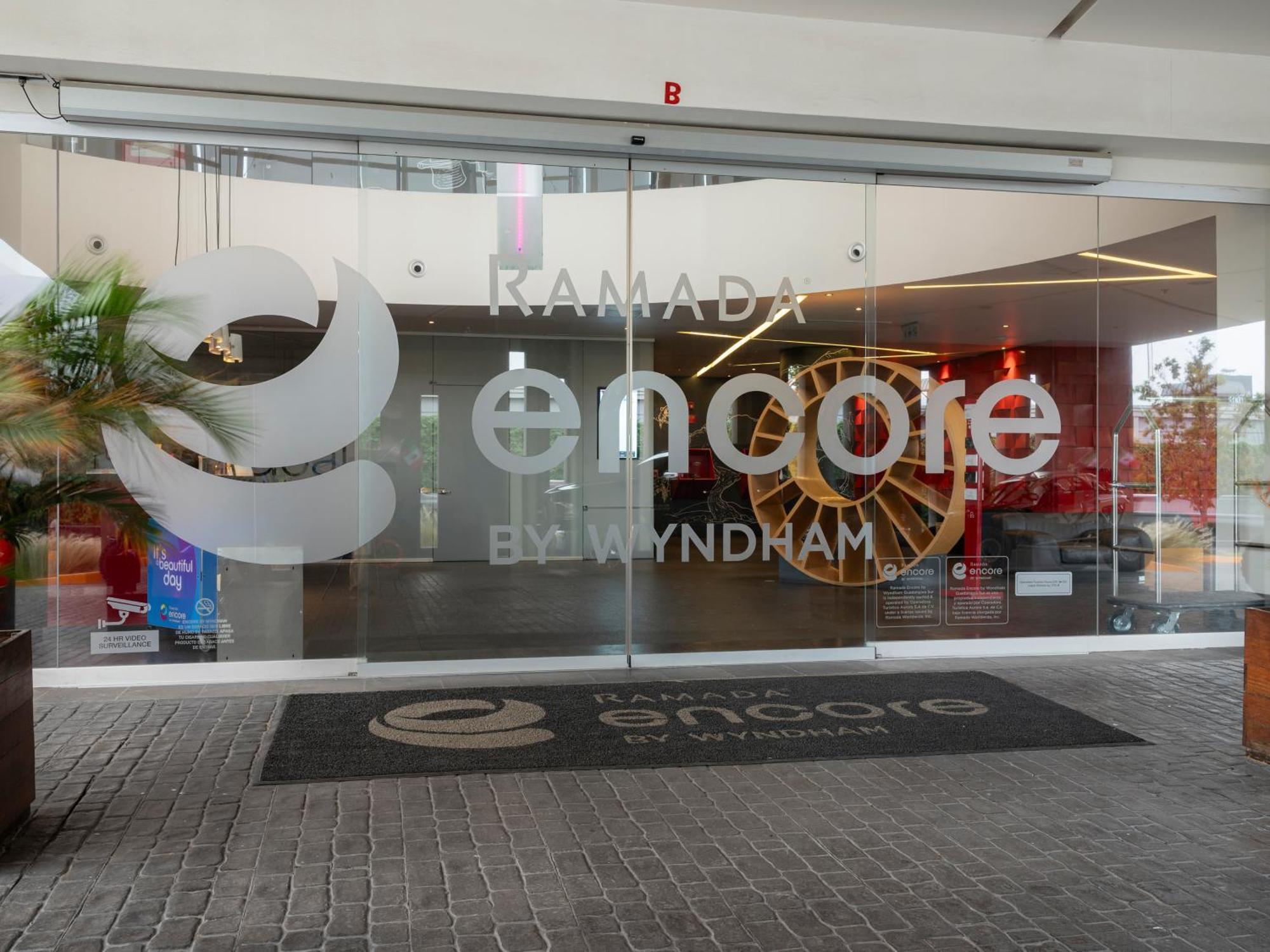 Ramada Encore By Wyndham Guadalajara Sur Palomar Екстериор снимка