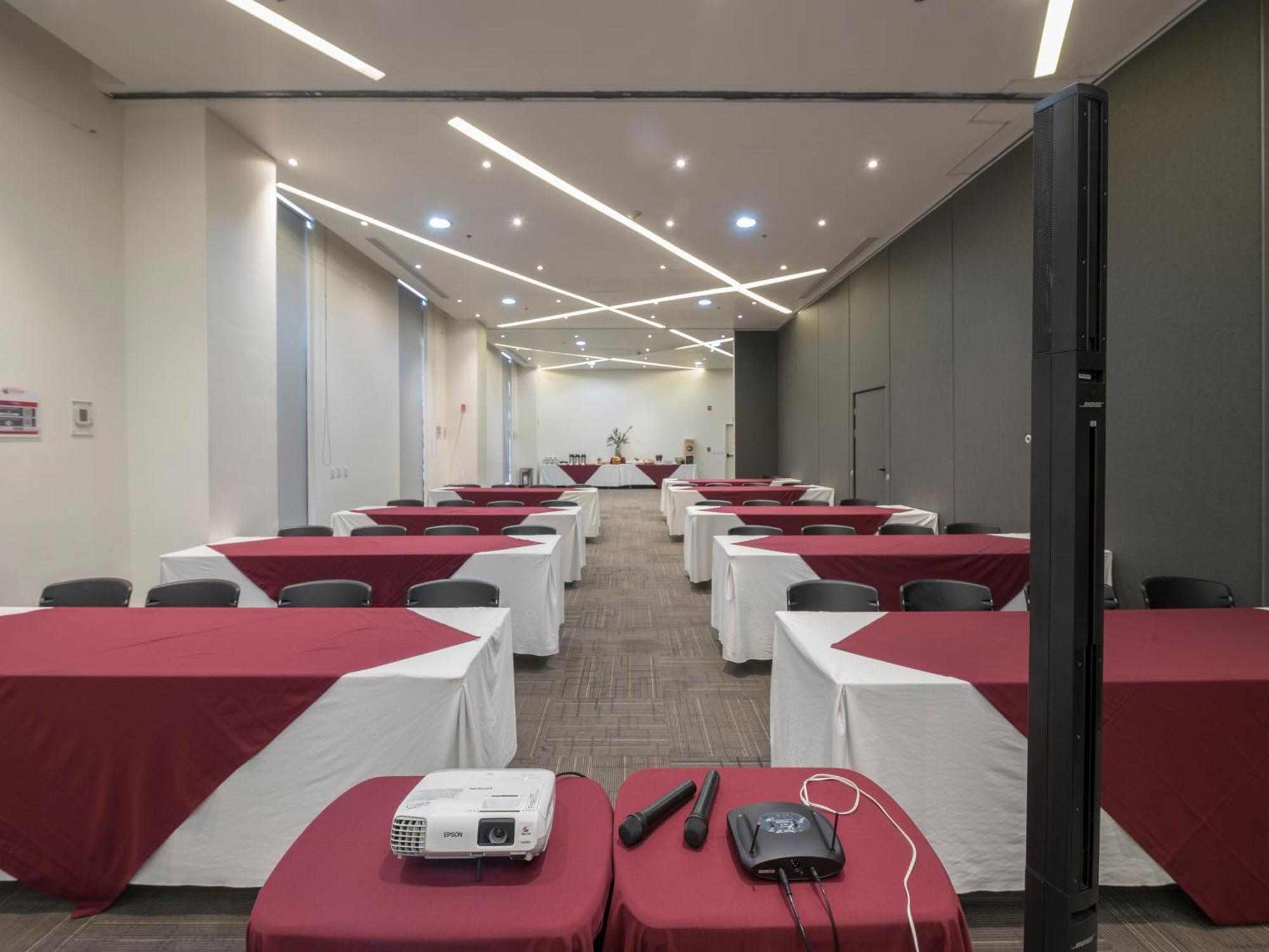 Ramada Encore By Wyndham Guadalajara Sur Palomar Екстериор снимка