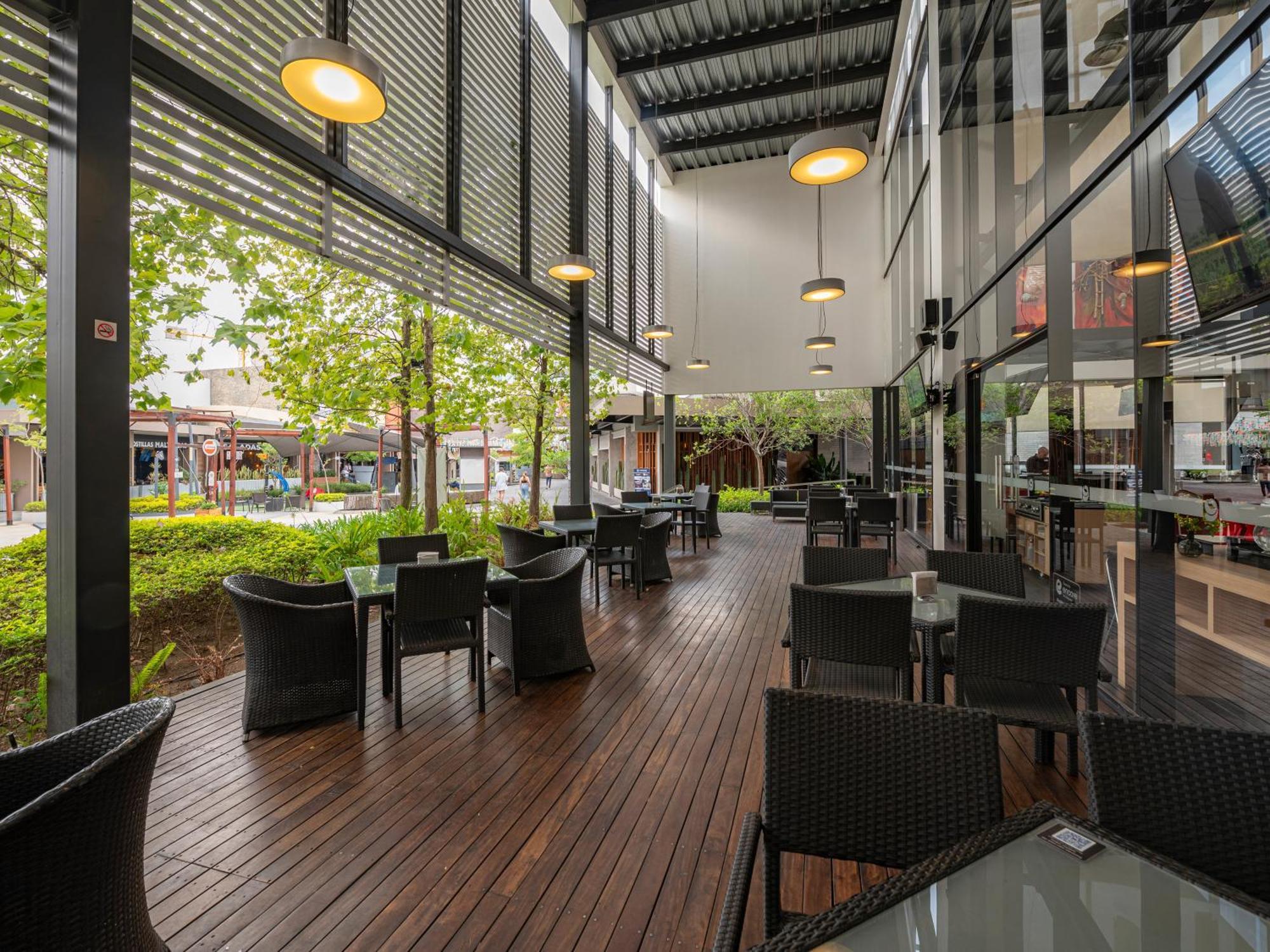 Ramada Encore By Wyndham Guadalajara Sur Palomar Екстериор снимка