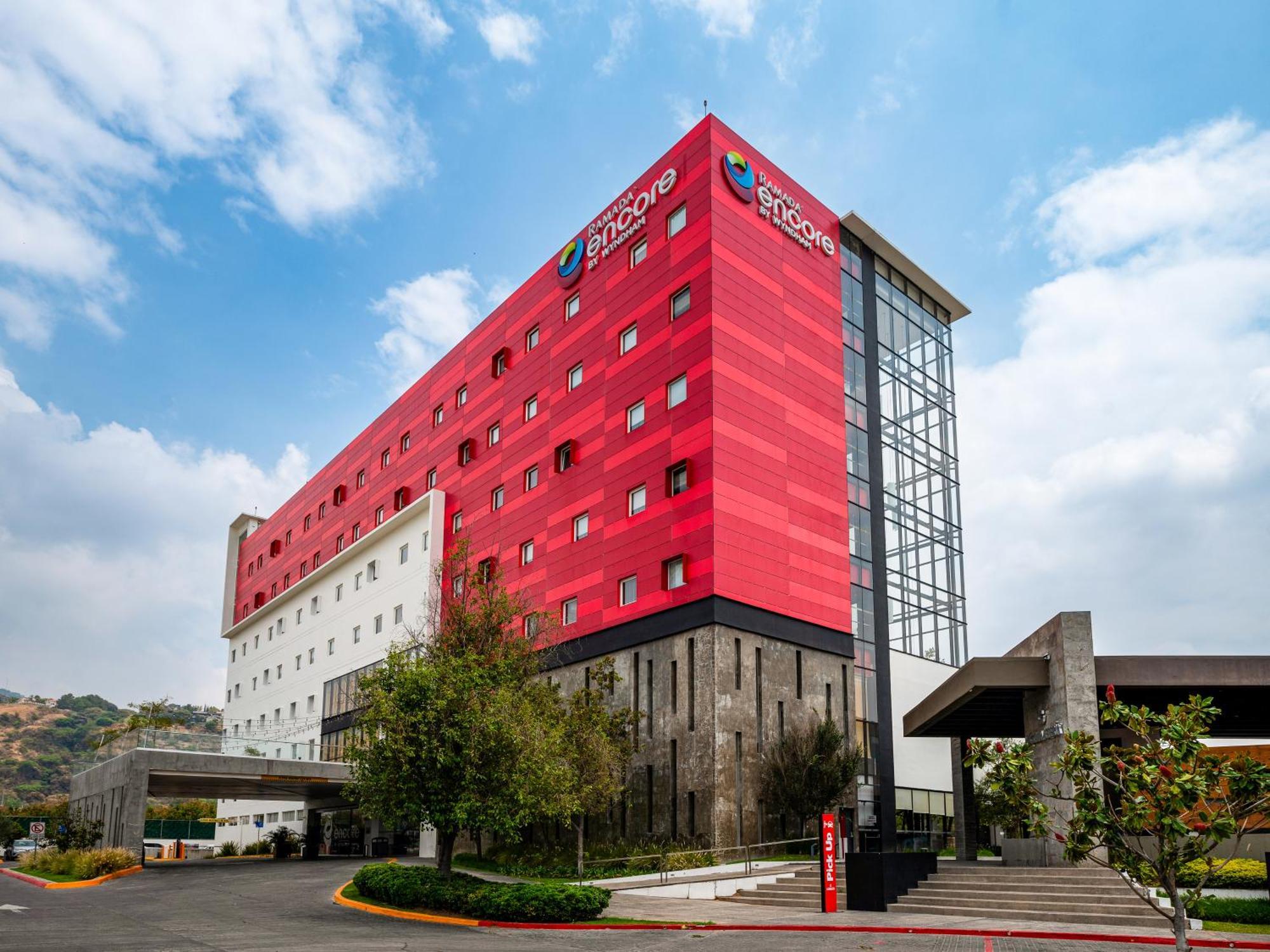 Ramada Encore By Wyndham Guadalajara Sur Palomar Екстериор снимка