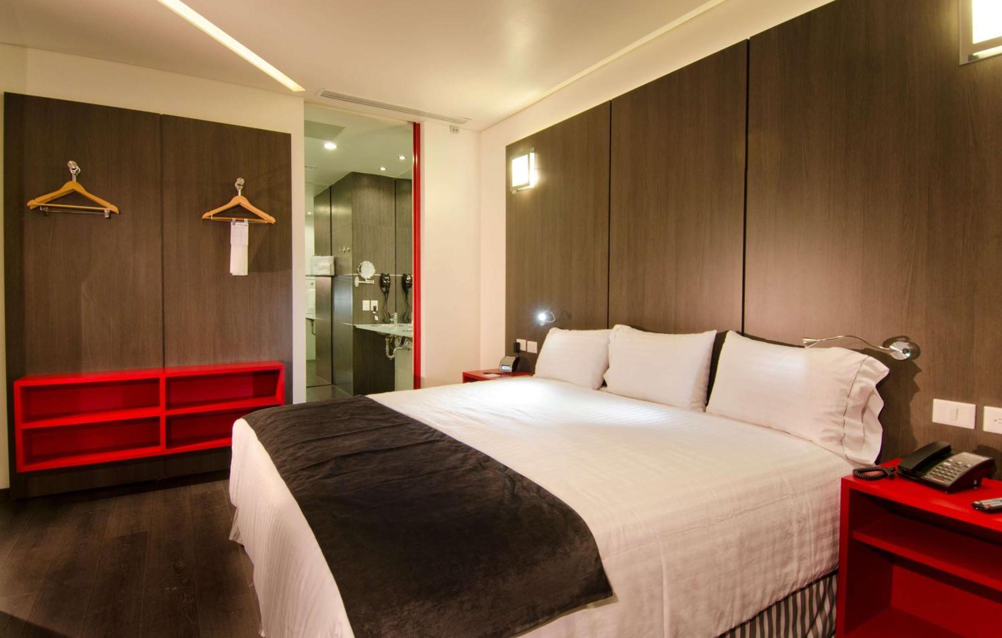 Ramada Encore By Wyndham Guadalajara Sur Palomar Екстериор снимка